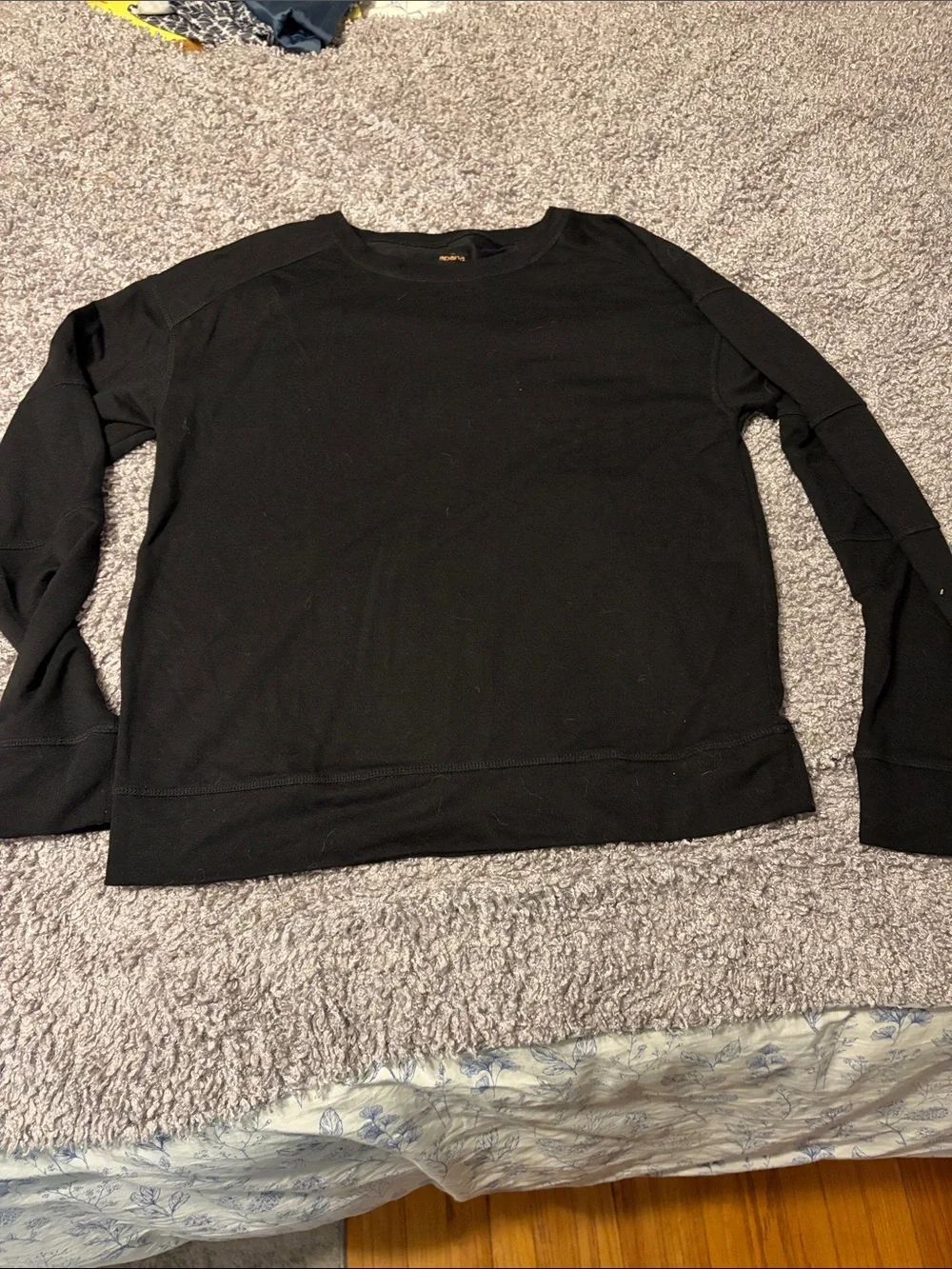 Black Crewneck Long Sleeve Top